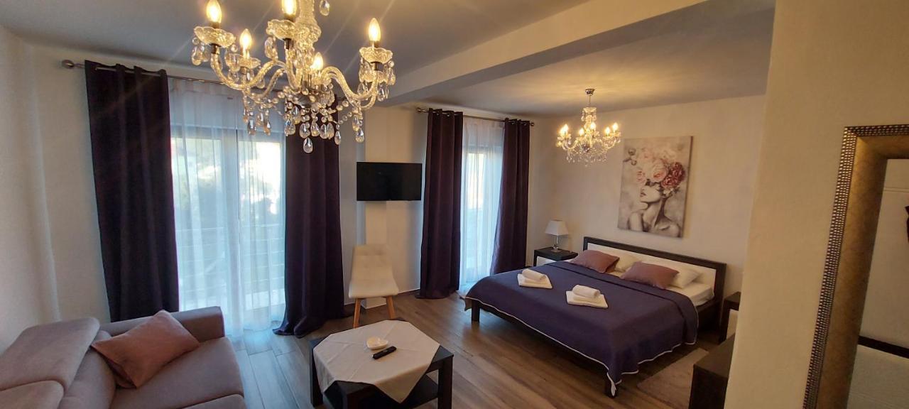 Holiday Apartments Cecilija Supetarska Draga Buitenkant foto