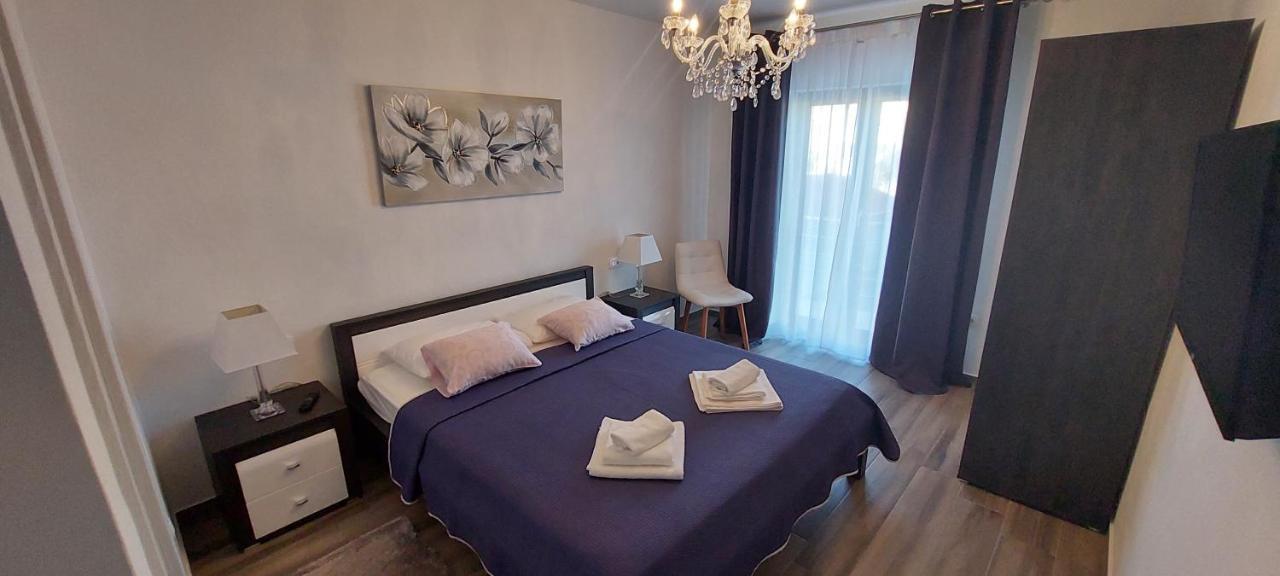 Holiday Apartments Cecilija Supetarska Draga Buitenkant foto
